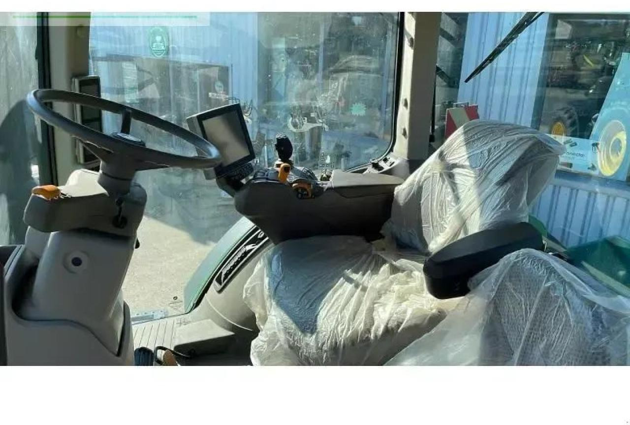 John Deere 7270r - Farm tractor: picture 5 John Deere 7270r - Farm tractor: picture 5