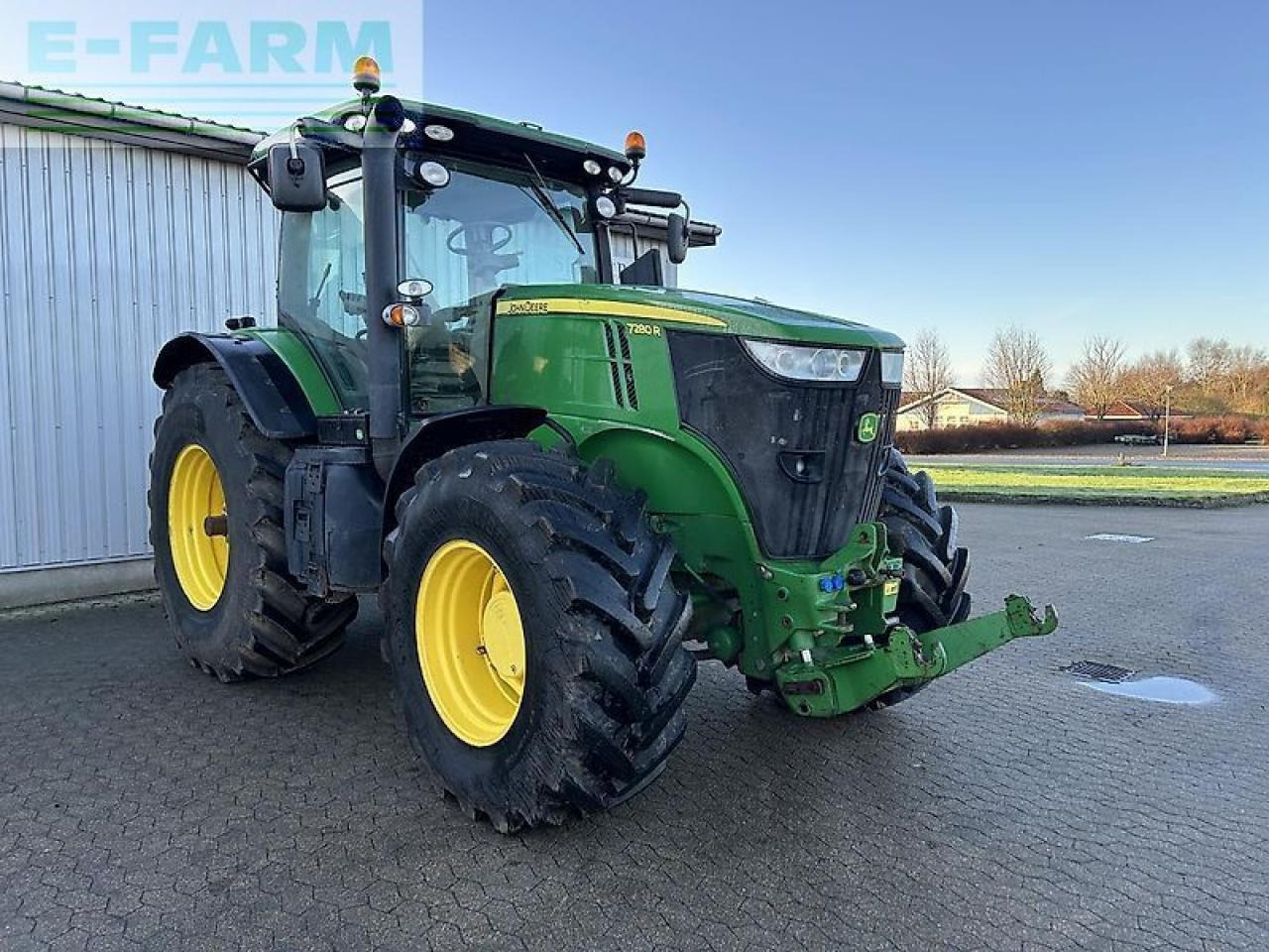 Farm tractor John Deere 7280r: picture 10