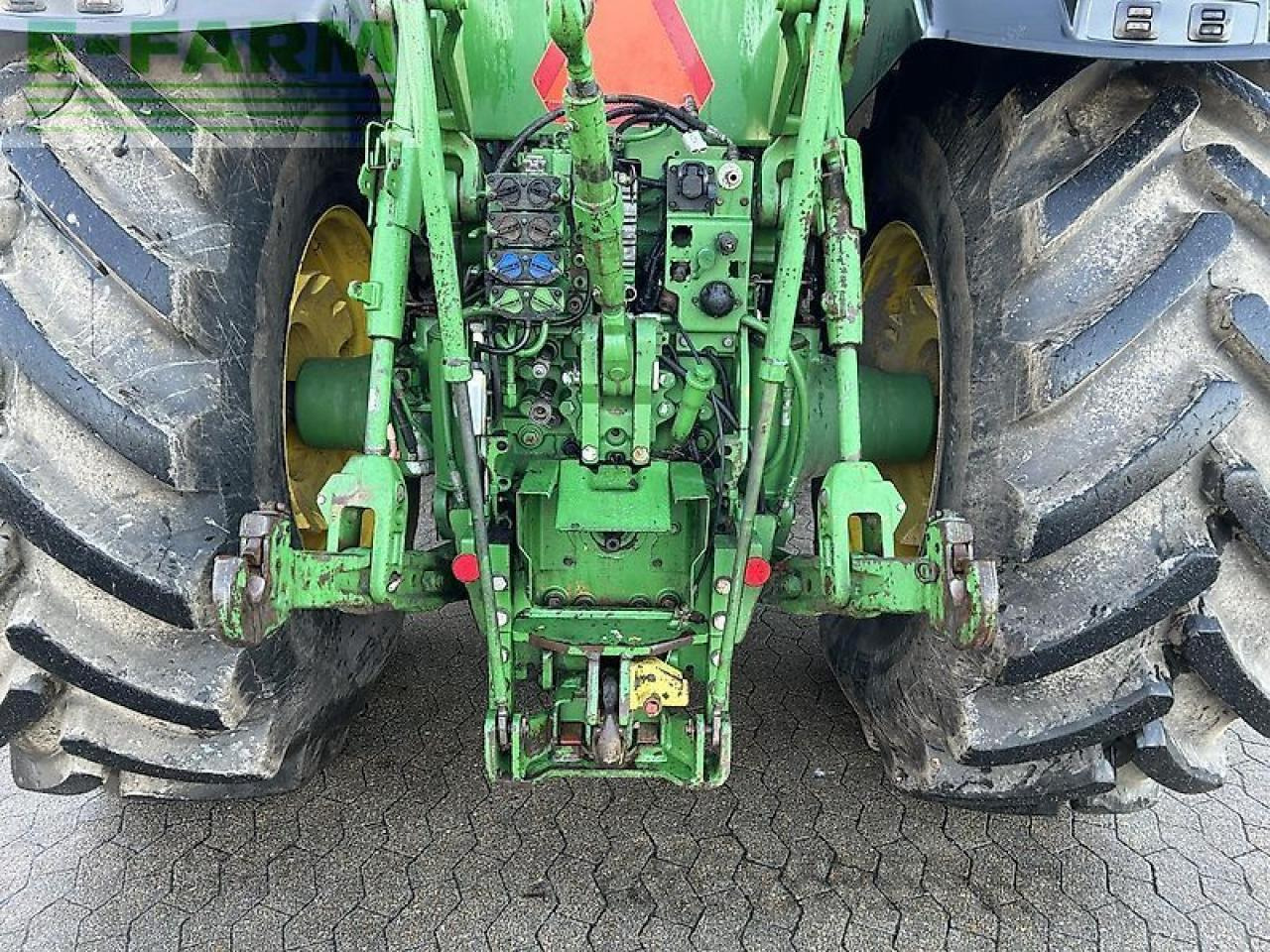 Farm tractor John Deere 7280r: picture 7