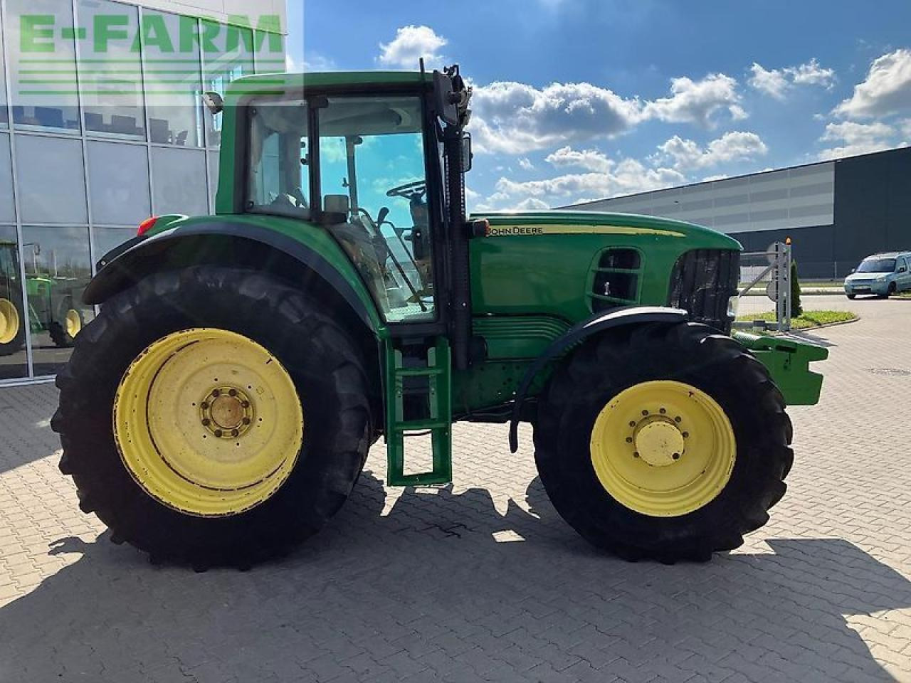 John Deere 7430 - Farm tractor: picture 2 John Deere 7430 - Farm tractor: picture 2
