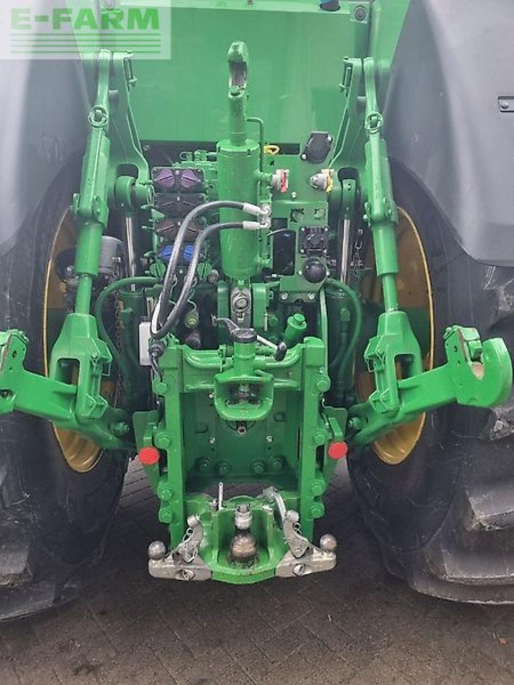 John Deere 7r 330 my23 ap 50 - Farm tractor: picture 4 John Deere 7r 330 my23 ap 50 - Farm tractor: picture 4