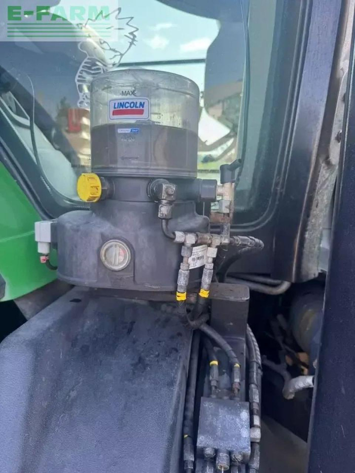 John Deere 8310r - Farm tractor: picture 3 John Deere 8310r - Farm tractor: picture 3