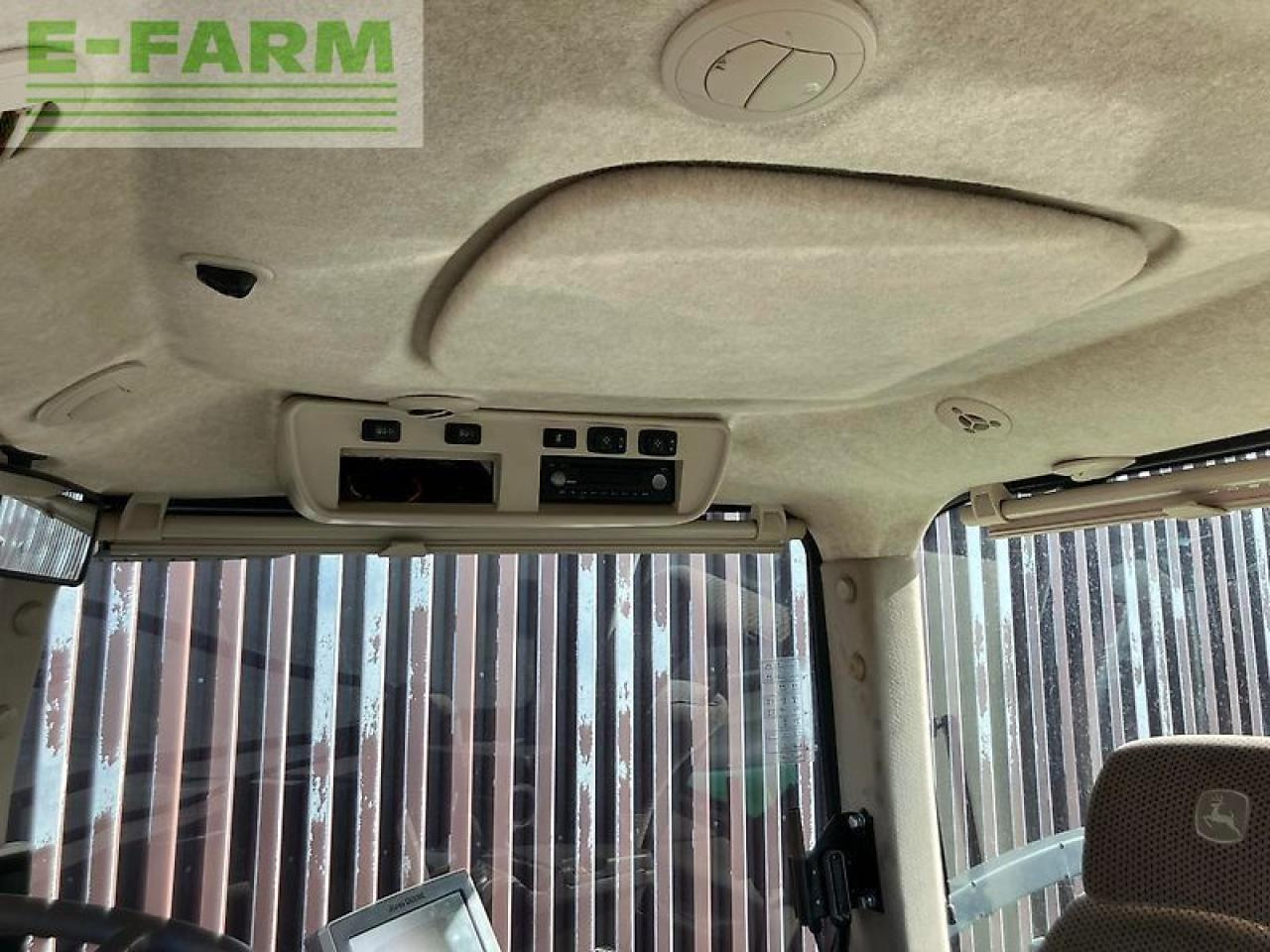 John Deere 8320r - Farm tractor: picture 3 John Deere 8320r - Farm tractor: picture 3