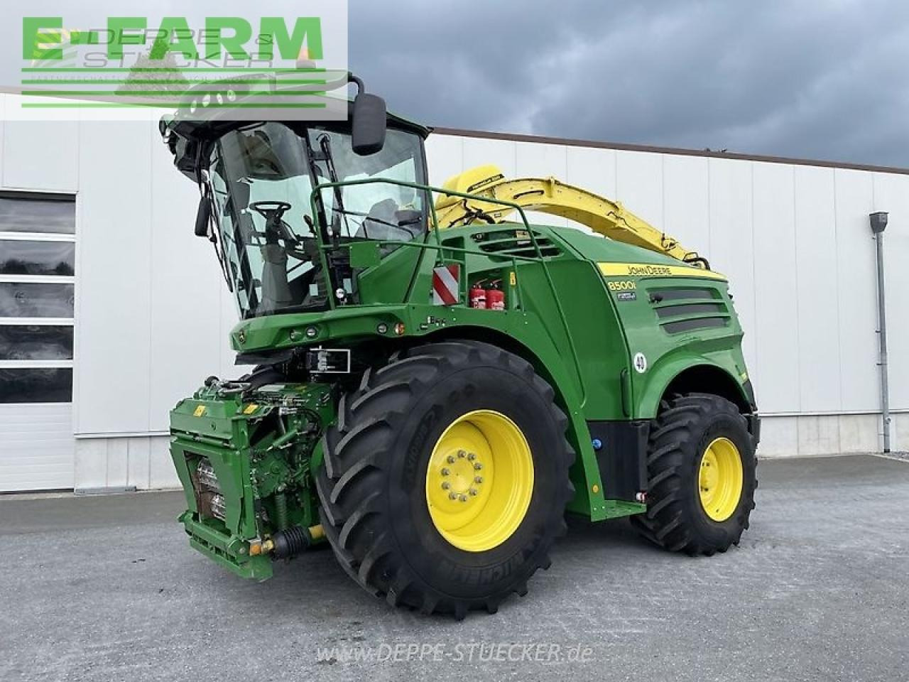 John Deere 8500i - Forage harvester: picture 1 John Deere 8500i - Forage harvester: picture 1