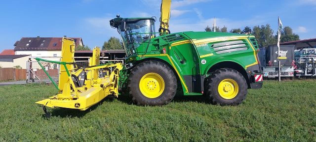 John Deere 8600i - Forage harvester: picture 1 John Deere 8600i - Forage harvester: picture 1