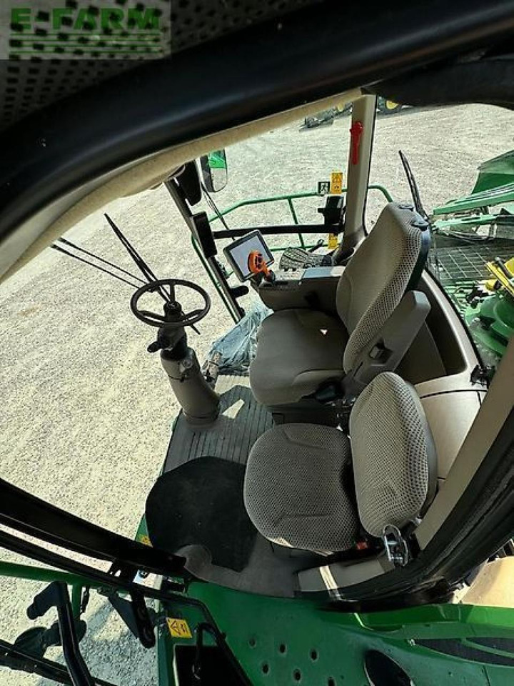 John Deere 8700 - Forage harvester: picture 3 John Deere 8700 - Forage harvester: picture 3
