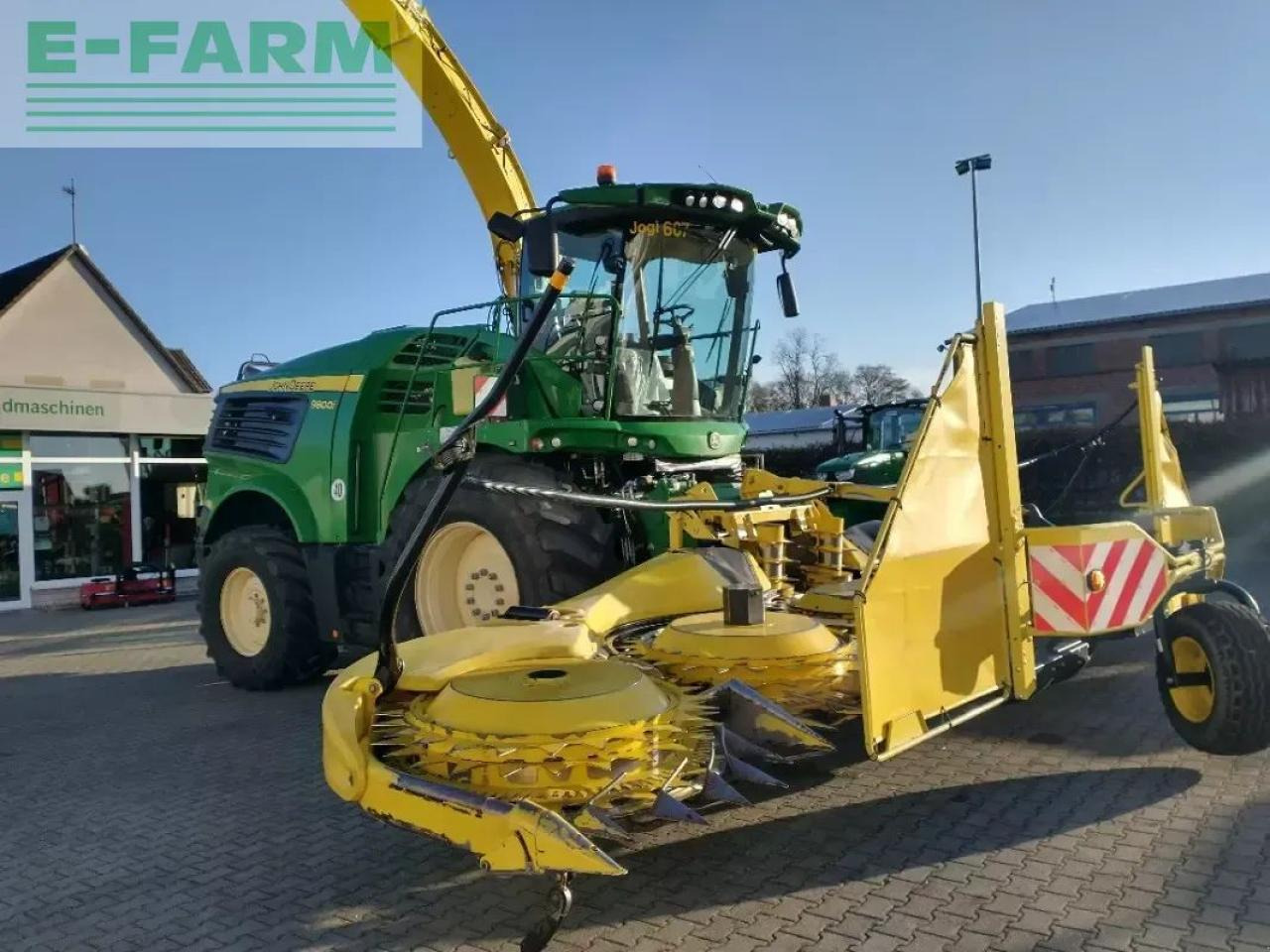 John Deere 9800 - Forage harvester: picture 1 John Deere 9800 - Forage harvester: picture 1