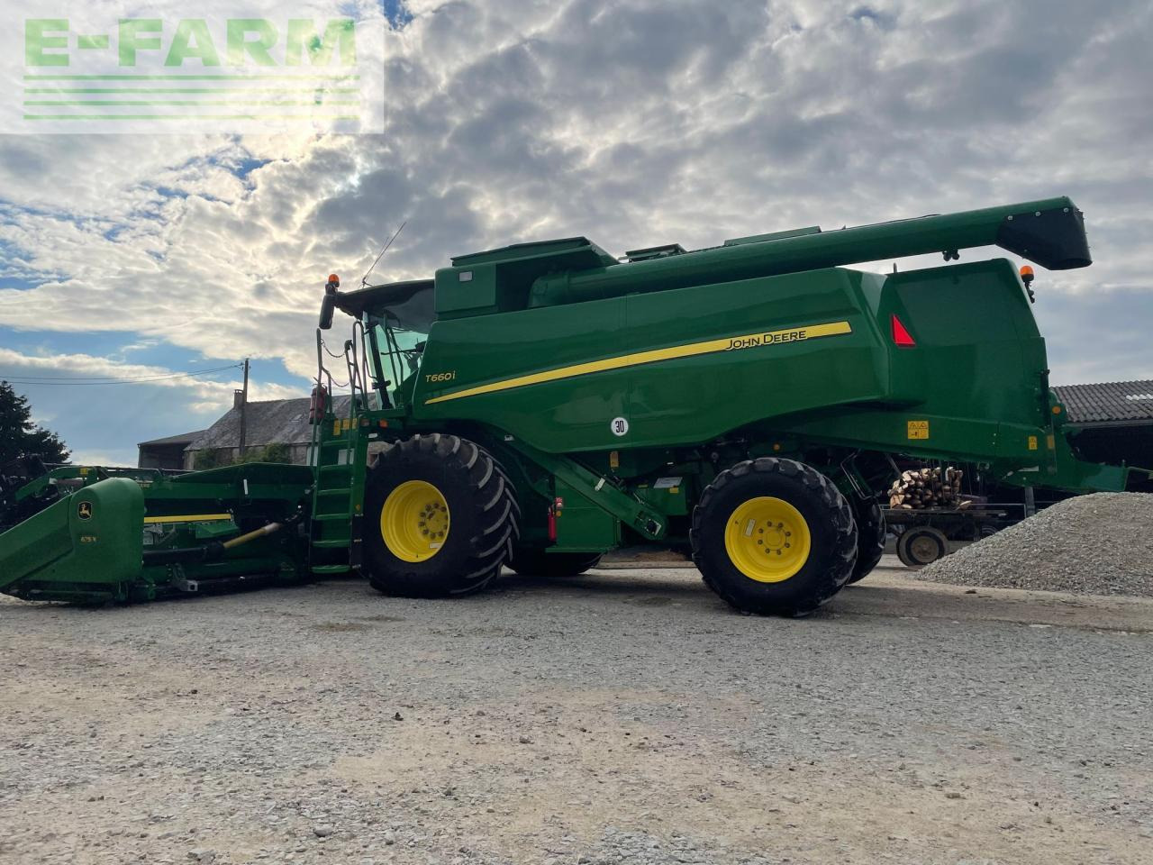 John Deere T660i - Combine harvester: picture 2 John Deere T660i - Combine harvester: picture 2
