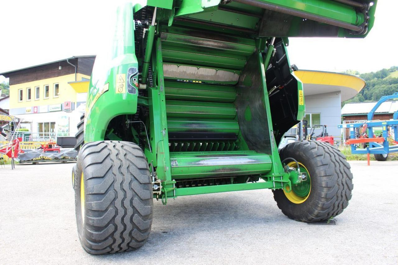 John Deere f 440m - Square baler: picture 2 John Deere f 440m - Square baler: picture 2