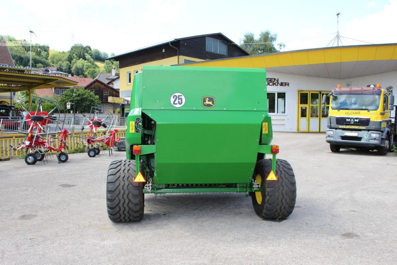 John Deere f 440m - Square baler: picture 5 John Deere f 440m - Square baler: picture 5