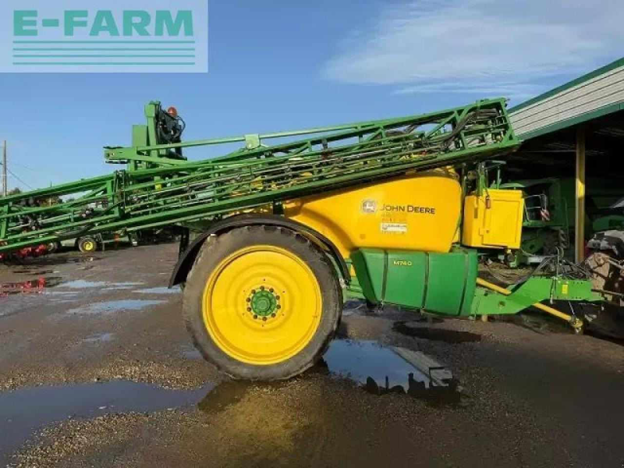 John Deere m740 - Trailed sprayer: picture 1 John Deere m740 - Trailed sprayer: picture 1