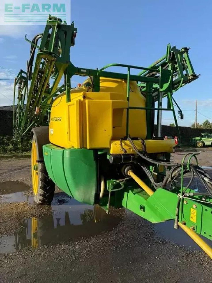 John Deere m740 - Trailed sprayer: picture 2 John Deere m740 - Trailed sprayer: picture 2