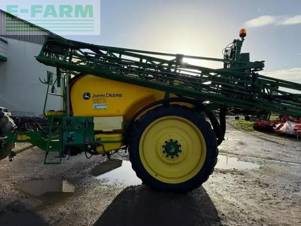 John Deere m740 - Trailed sprayer: picture 3 John Deere m740 - Trailed sprayer: picture 3