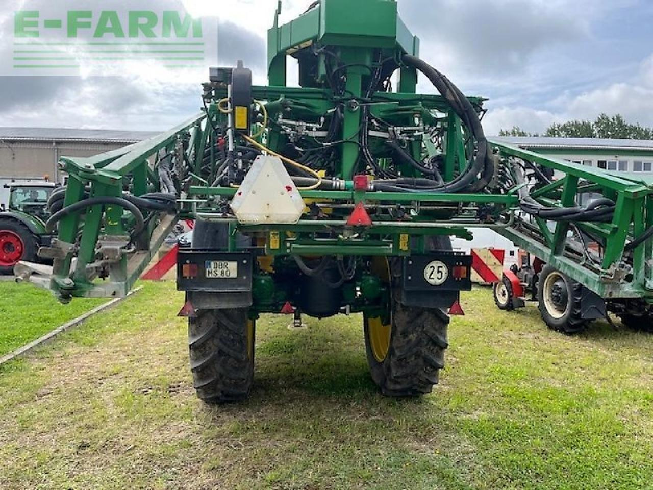John Deere m952i - Trailed sprayer: picture 3 John Deere m952i - Trailed sprayer: picture 3