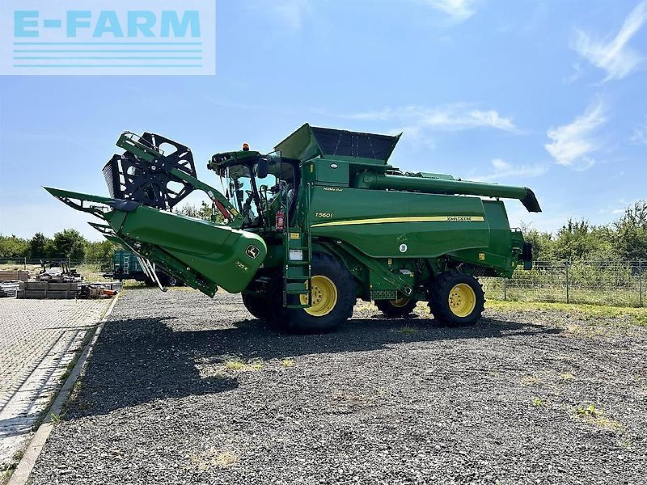 John Deere t560 hm demo - Combine harvester: picture 4 John Deere t560 hm demo - Combine harvester: picture 4