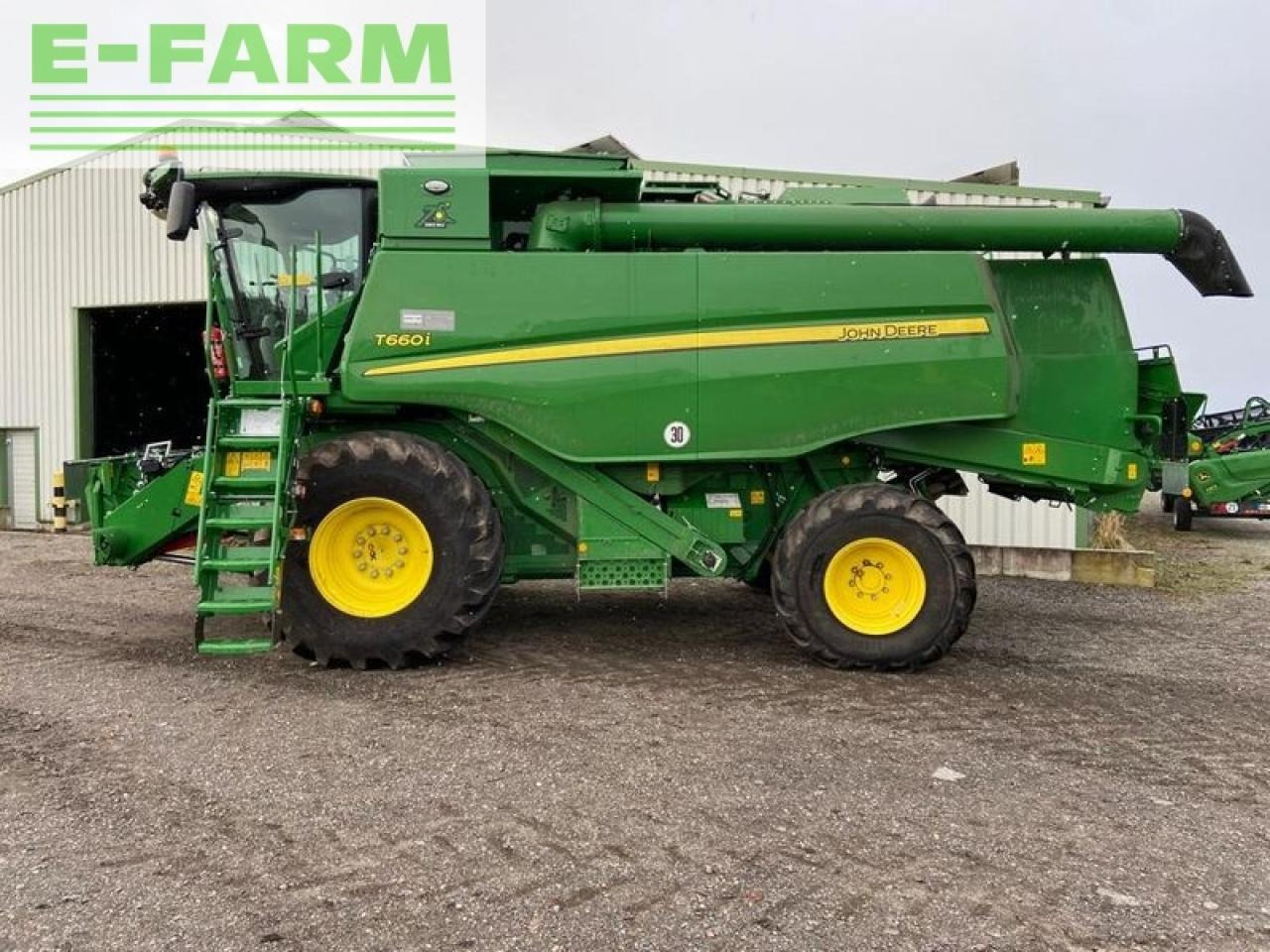 John Deere t660 my22 prod 30 - Combine harvester: picture 1 John Deere t660 my22 prod 30 - Combine harvester: picture 1