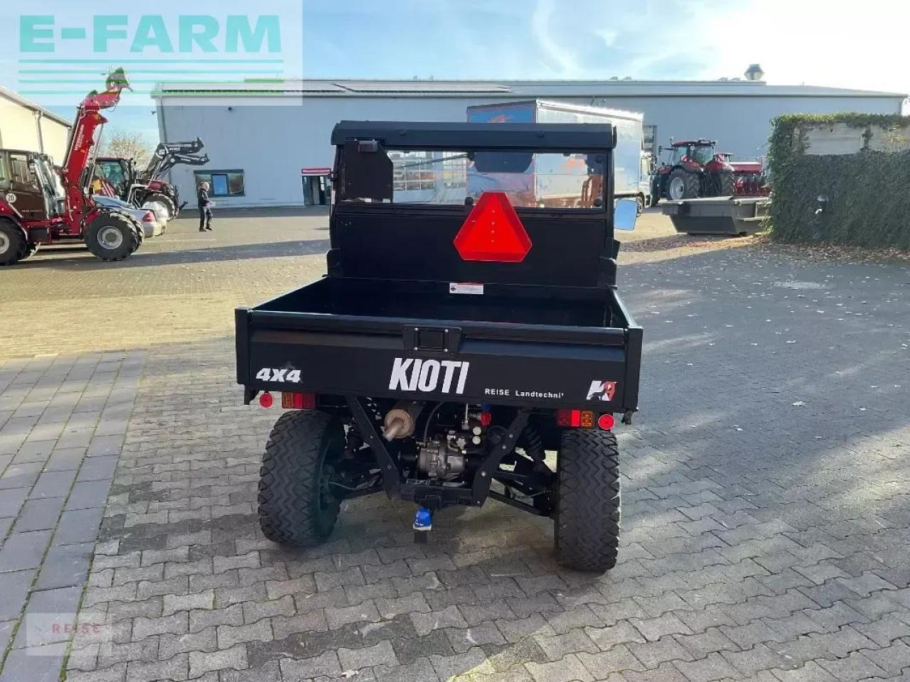 Kioti k9 2400 - Farm tractor: picture 4 Kioti k9 2400 - Farm tractor: picture 4