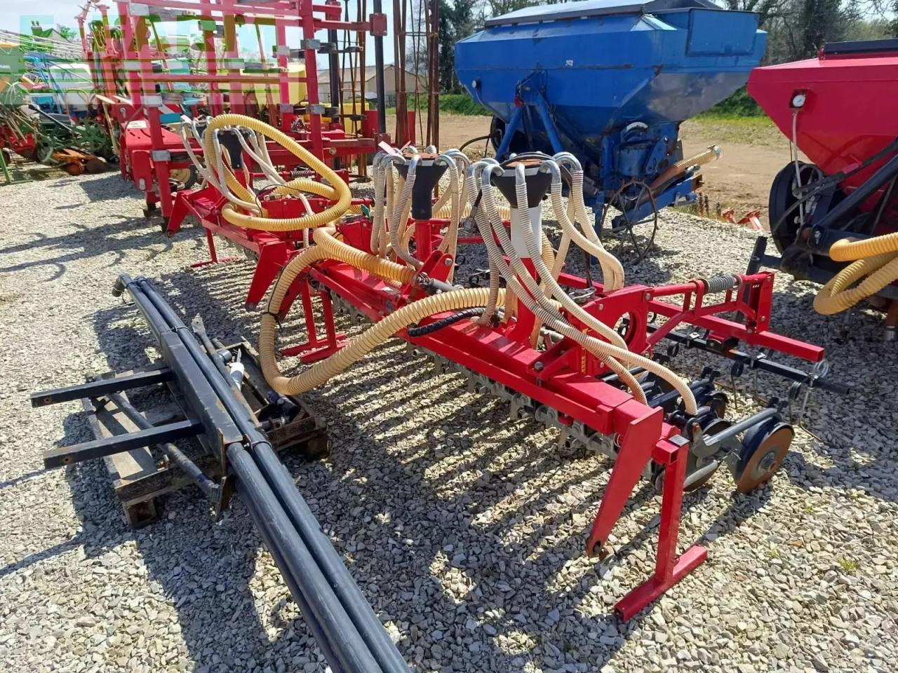 Kongskilde ns1500 + ligne de semis repliable 4m50 - Precision seeder: picture 4 Kongskilde ns1500 + ligne de semis repliable 4m50 - Precision seeder: picture 4