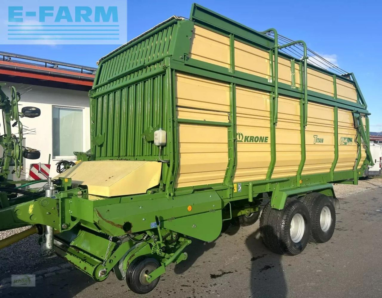 Krone titan 6/48 gl all in im guten zustand - mit zusätzlichen tasträdern hinter der pick-up - Forage wagon: picture 1 Krone titan 6/48 gl all in im guten zustand - mit zusätzlichen tasträdern hinter der pick-up - Forage wagon: picture 1