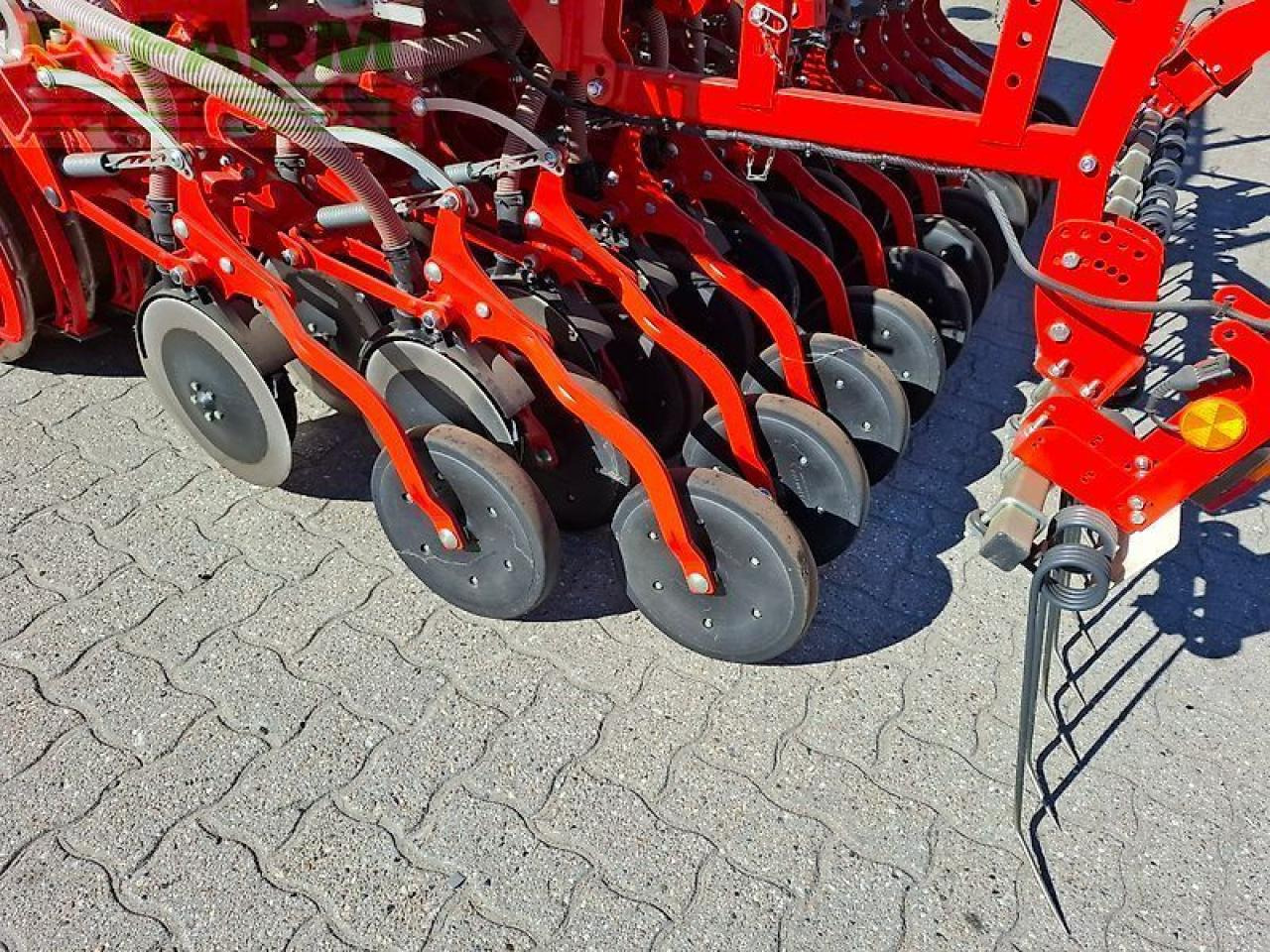 Kuhn drillkombination venta 3030 + kreiselegge hr 3030 - Seed drill: picture 2 Kuhn drillkombination venta 3030 + kreiselegge hr 3030 - Seed drill: picture 2