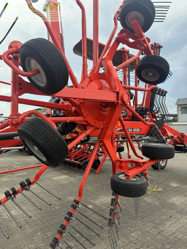 Kuhn ga 8030 - Tedder/ Rake: picture 4 Kuhn ga 8030 - Tedder/ Rake: picture 4