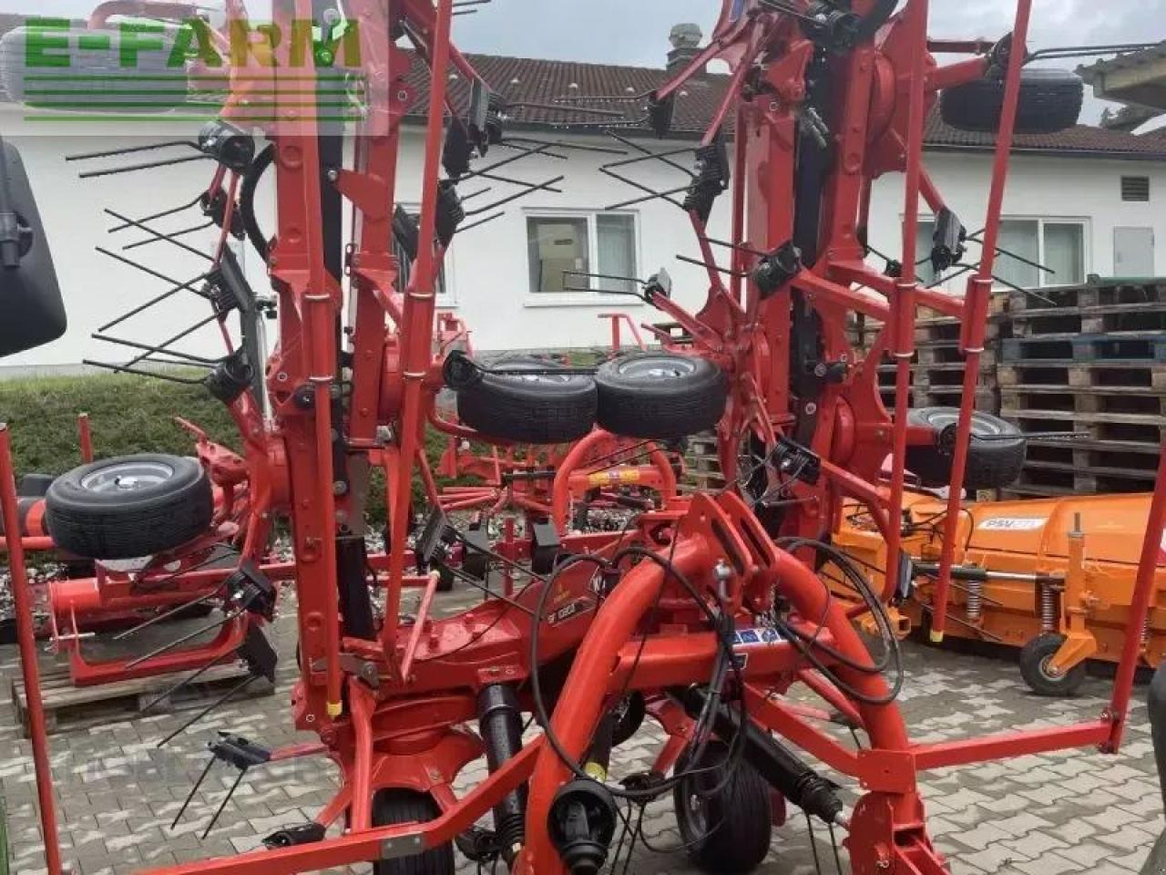 Kuhn gf 10803 - Tedder/ Rake: picture 1 Kuhn gf 10803 - Tedder/ Rake: picture 1