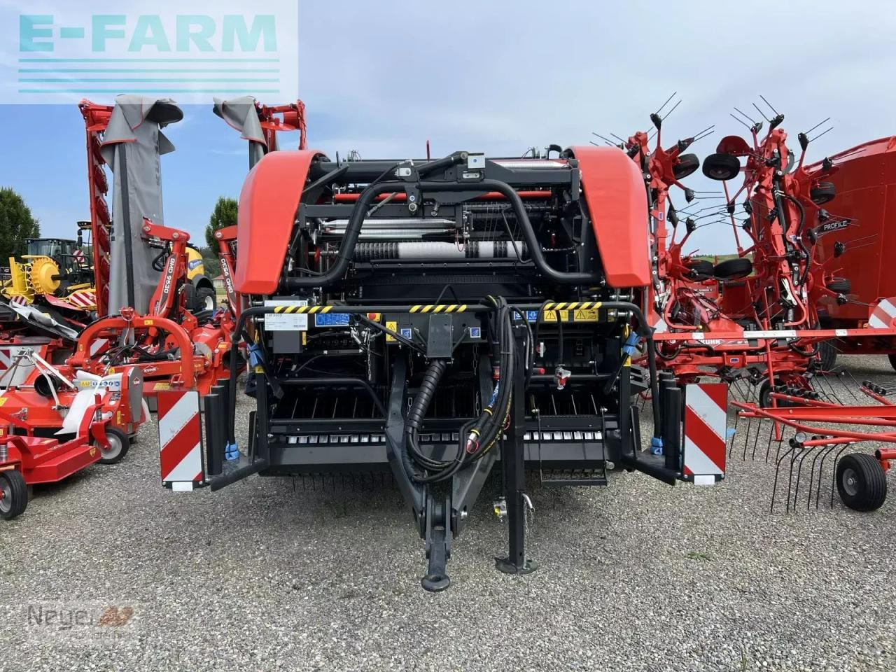 Kuhn i-bio+ intelliwrap press-wickel-kombi - Square baler: picture 3 Kuhn i-bio+ intelliwrap press-wickel-kombi - Square baler: picture 3