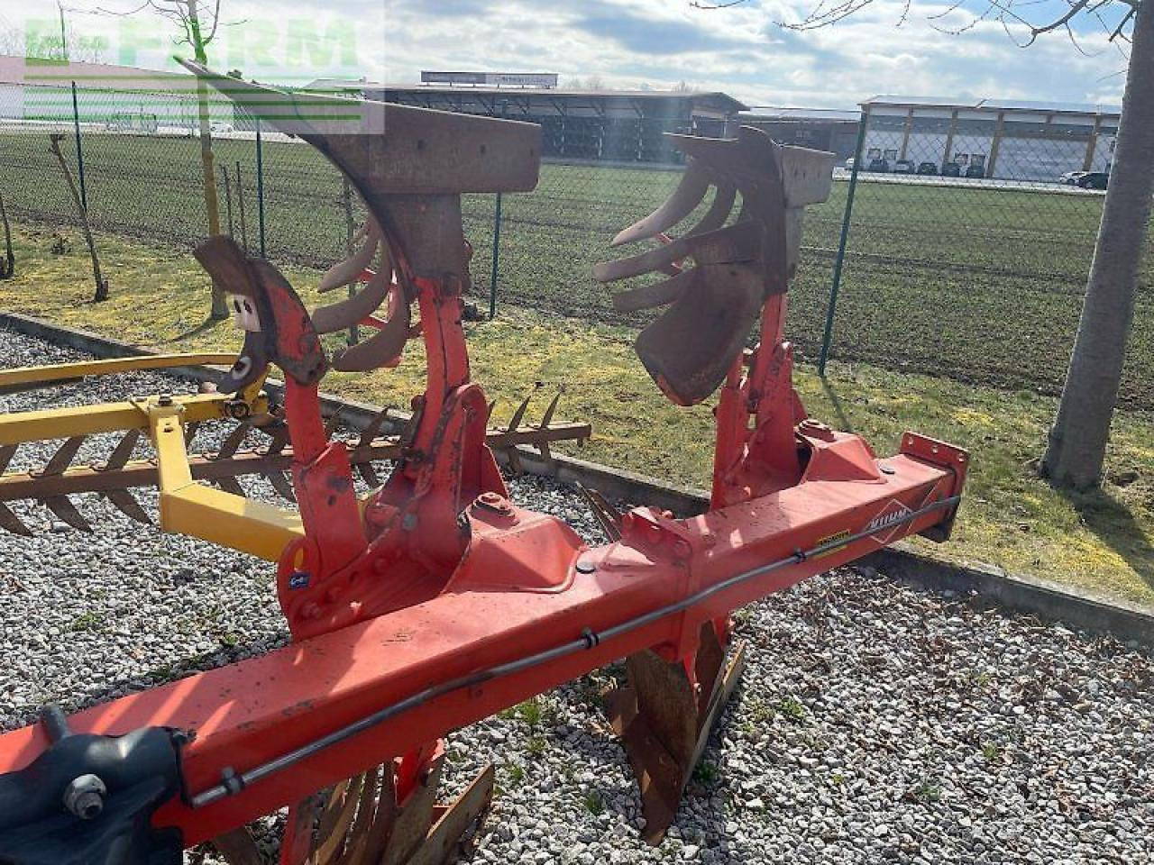 Kuhn vari-master 153 mit schollencracker - Plough: picture 4 Kuhn vari-master 153 mit schollencracker - Plough: picture 4