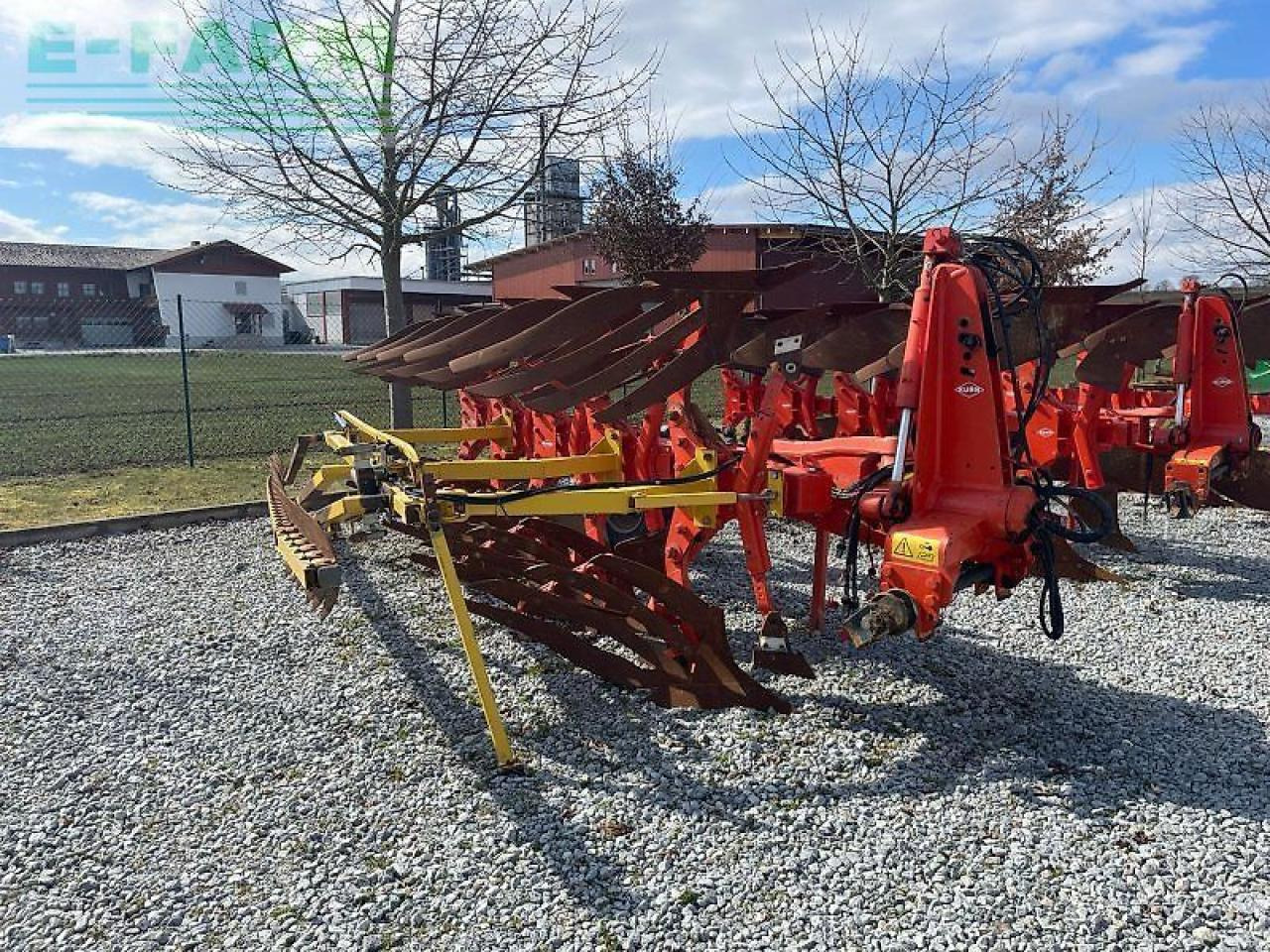 Kuhn vari-master 153 mit schollencracker - Plough: picture 1 Kuhn vari-master 153 mit schollencracker - Plough: picture 1