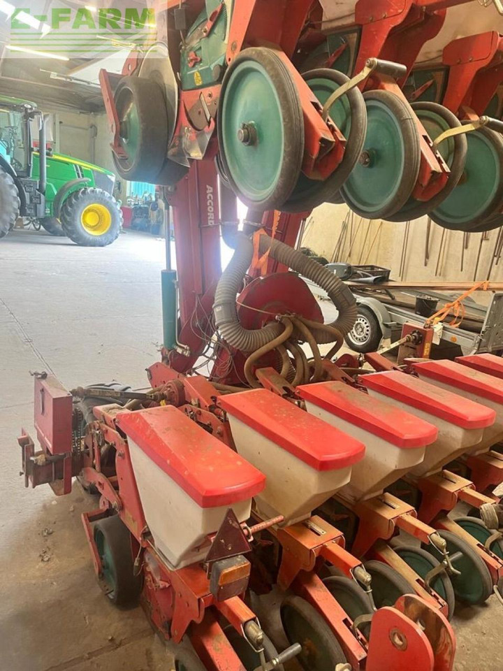 Kverneland Optima - Precision seeder: picture 4 Kverneland Optima - Precision seeder: picture 4