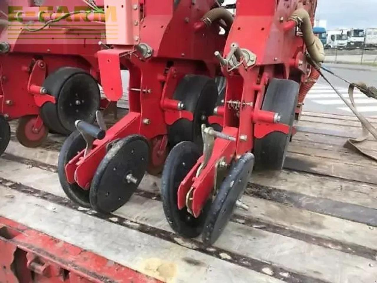 Kverneland optima hd e-drive - Precision seeder: picture 2 Kverneland optima hd e-drive - Precision seeder: picture 2