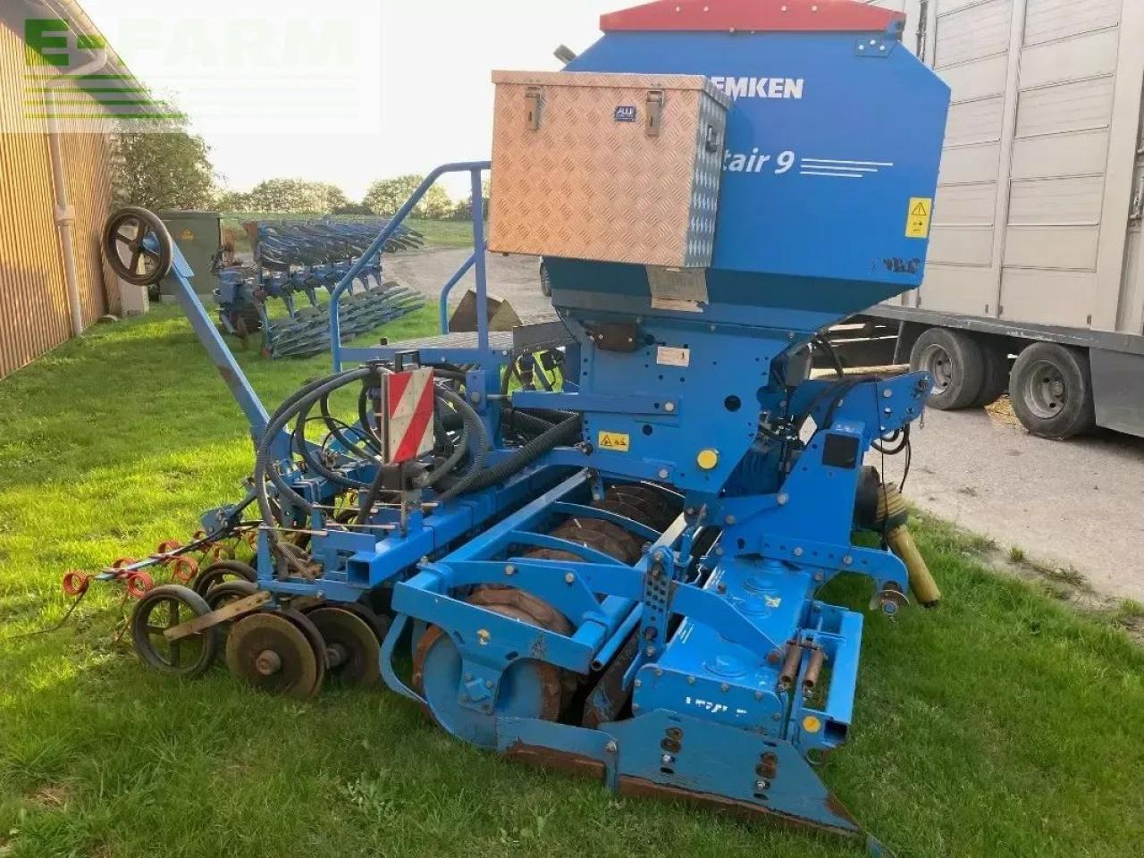 Lemken zirkon 12/300 solitair 9/300 - Combine seed drill: picture 4 Lemken zirkon 12/300 solitair 9/300 - Combine seed drill: picture 4