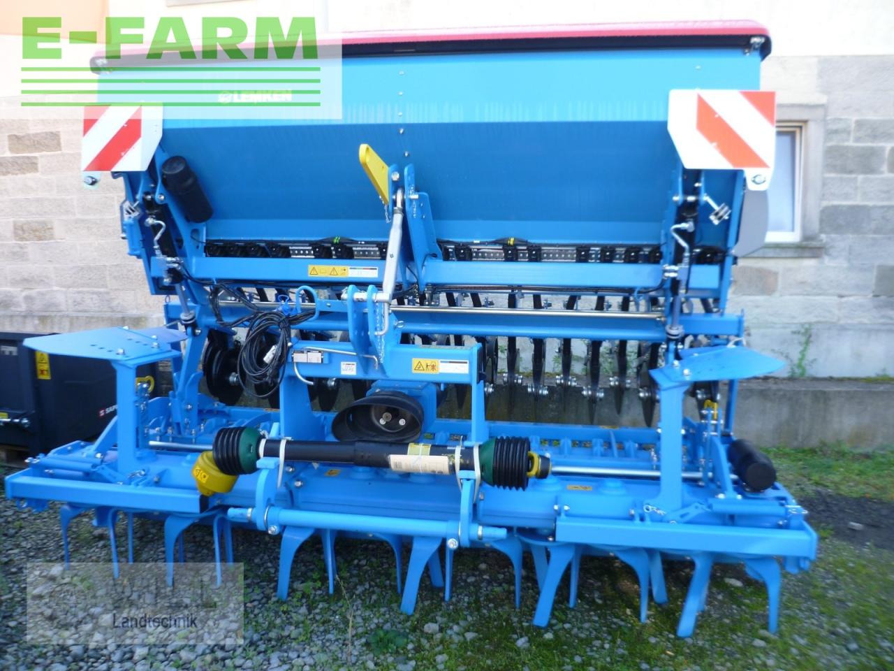 Lemken zirkon 8/300 + saphir 7/300 - Combine seed drill: picture 1 Lemken zirkon 8/300 + saphir 7/300 - Combine seed drill: picture 1