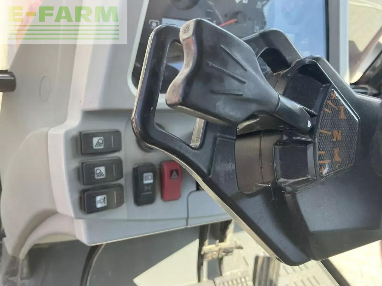 Massey Ferguson 5470dyna4 - Farm tractor: picture 5 Massey Ferguson 5470dyna4 - Farm tractor: picture 5