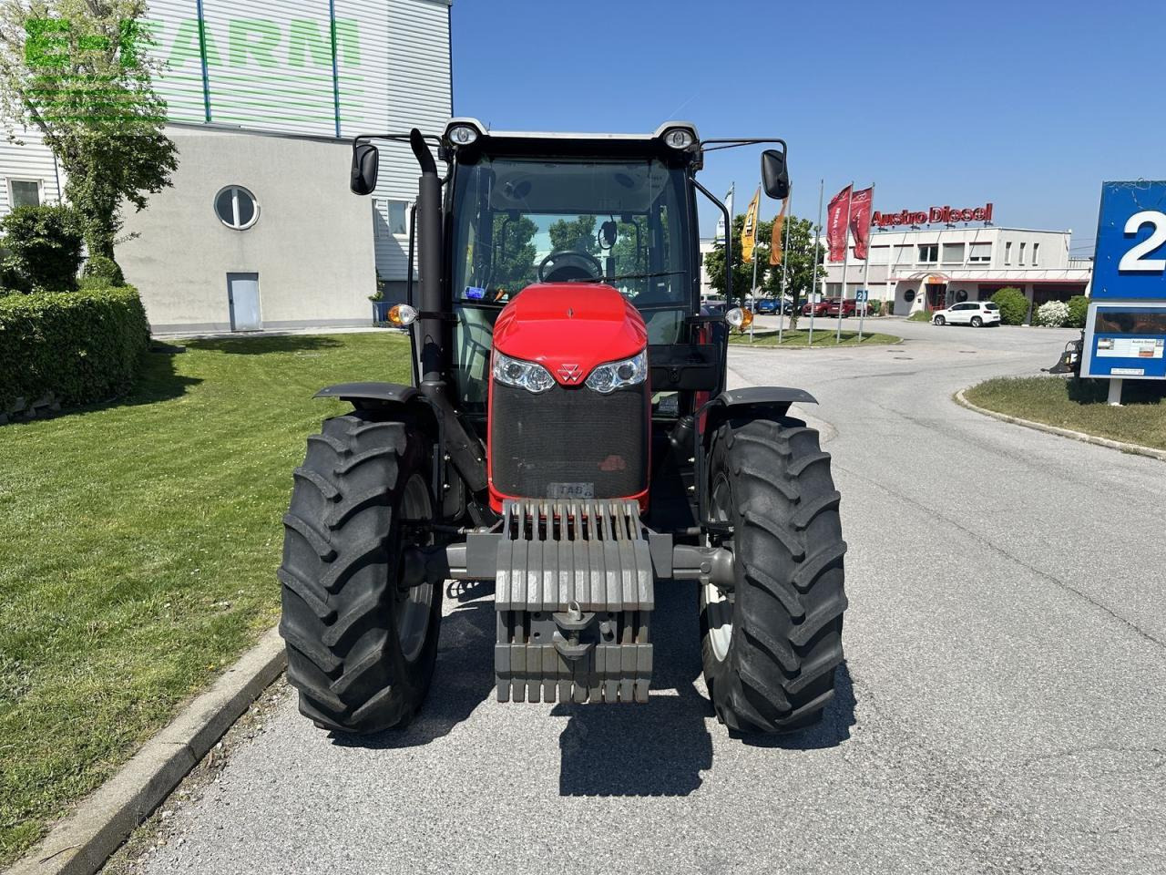 Massey Ferguson mf 5710 - Farm tractor: picture 3 Massey Ferguson mf 5710 - Farm tractor: picture 3