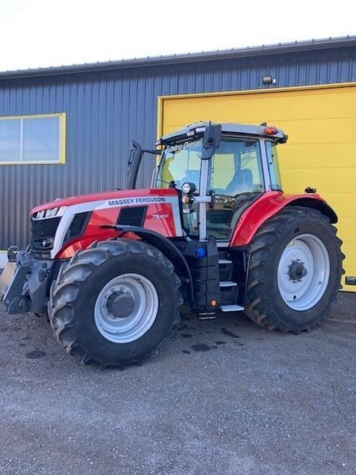 Massey Ferguson mf 7s.210 - Farm tractor: picture 1 Massey Ferguson mf 7s.210 - Farm tractor: picture 1