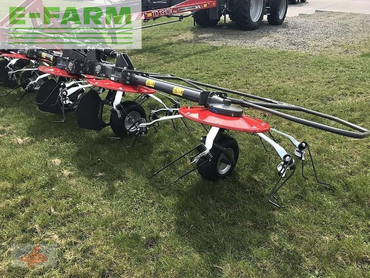 Tedder/ Rake Massey Ferguson mf td 1310 x trc / lotus 1250 profi: picture 10 Tedder/ Rake Massey Ferguson mf td 1310 x trc / lotus 1250 profi: picture 10