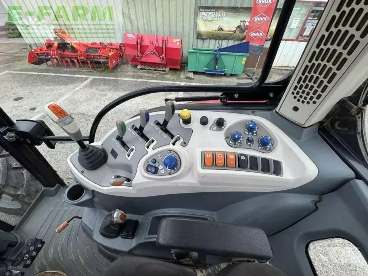 Farm tractor McCormick x5.35: picture 9