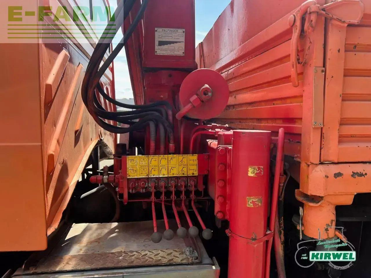 Farm tractor Mercedes-Benz unimog 1500: picture 8