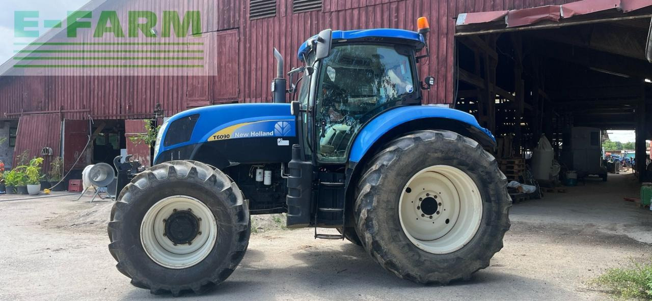 New Holland T6090 - Farm tractor: picture 2 New Holland T6090 - Farm tractor: picture 2