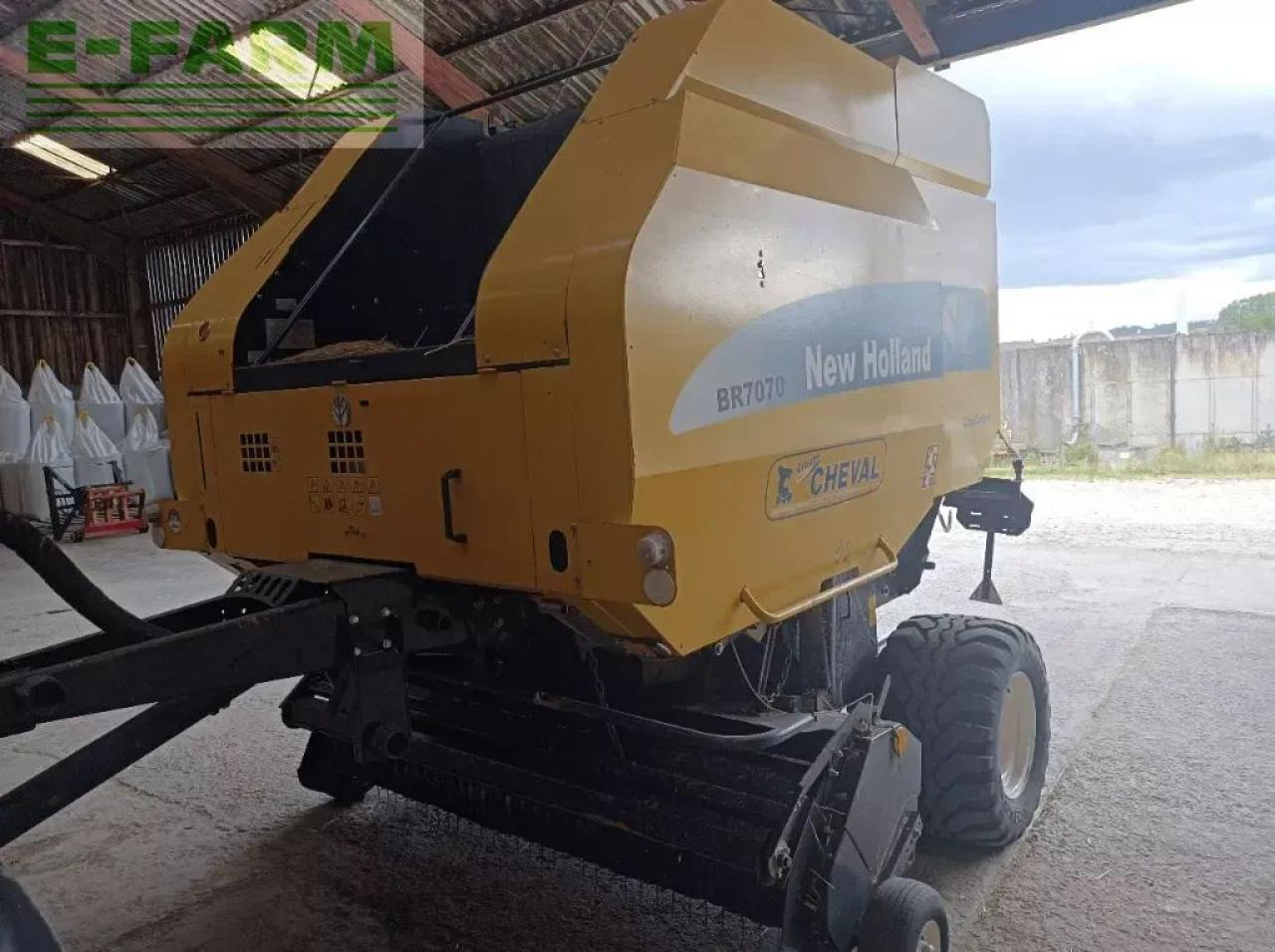 New Holland br7070 crop cutter - Square baler: picture 3 New Holland br7070 crop cutter - Square baler: picture 3