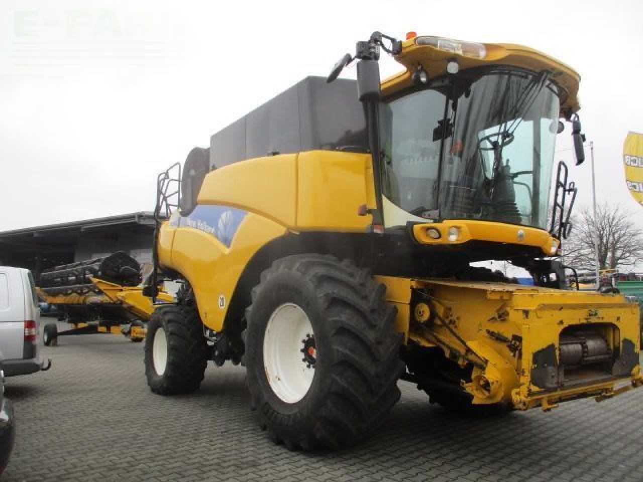 New Holland cr 9060 / cr9060 - Combine harvester: picture 3 New Holland cr 9060 / cr9060 - Combine harvester: picture 3