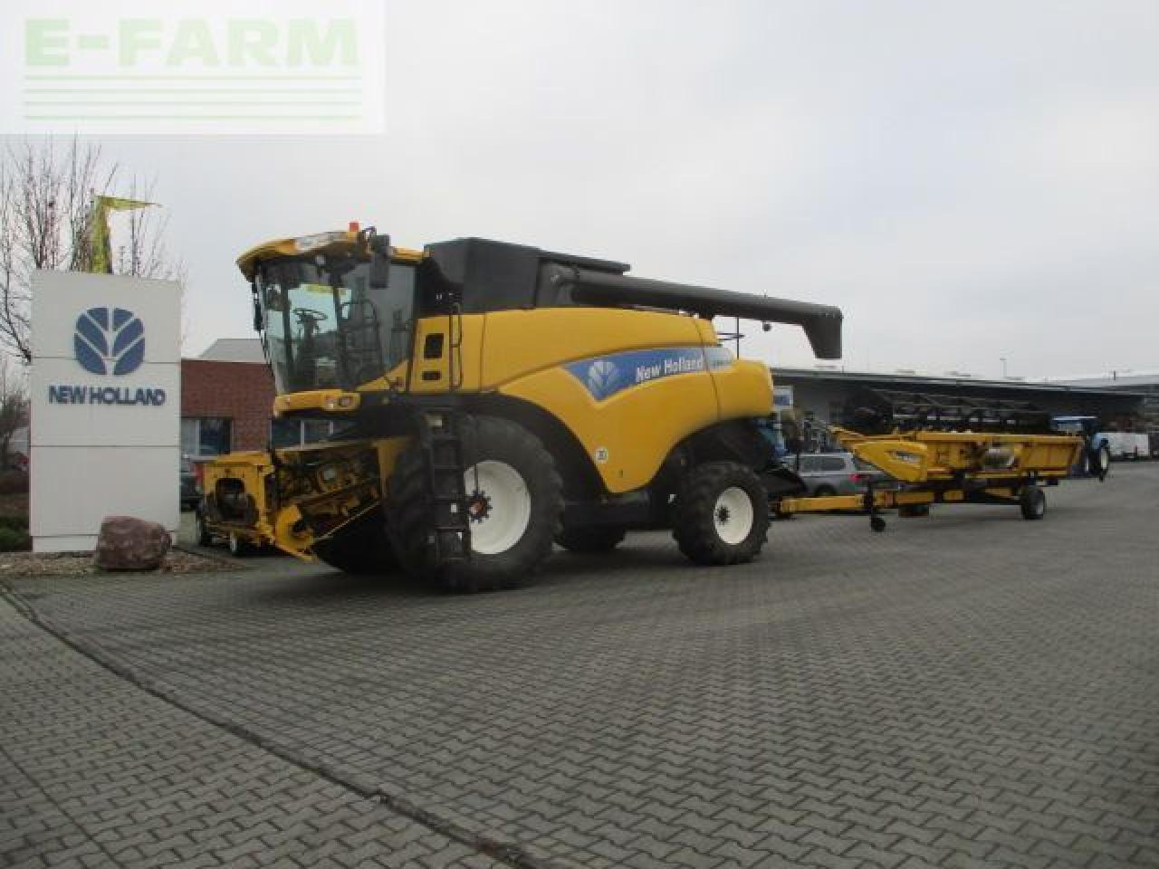 New Holland cr 9060 / cr9060 - Combine harvester: picture 1 New Holland cr 9060 / cr9060 - Combine harvester: picture 1
