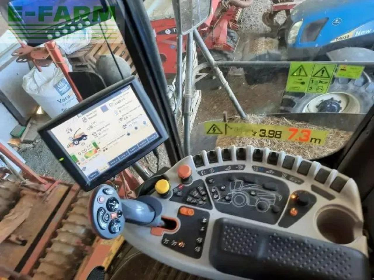 New Holland fr480 - Forage harvester: picture 2 New Holland fr480 - Forage harvester: picture 2