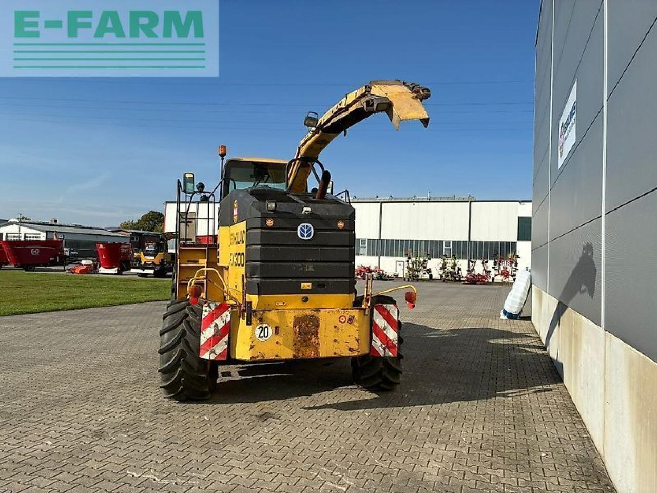 New Holland fx 300 - Forage harvester: picture 4 New Holland fx 300 - Forage harvester: picture 4