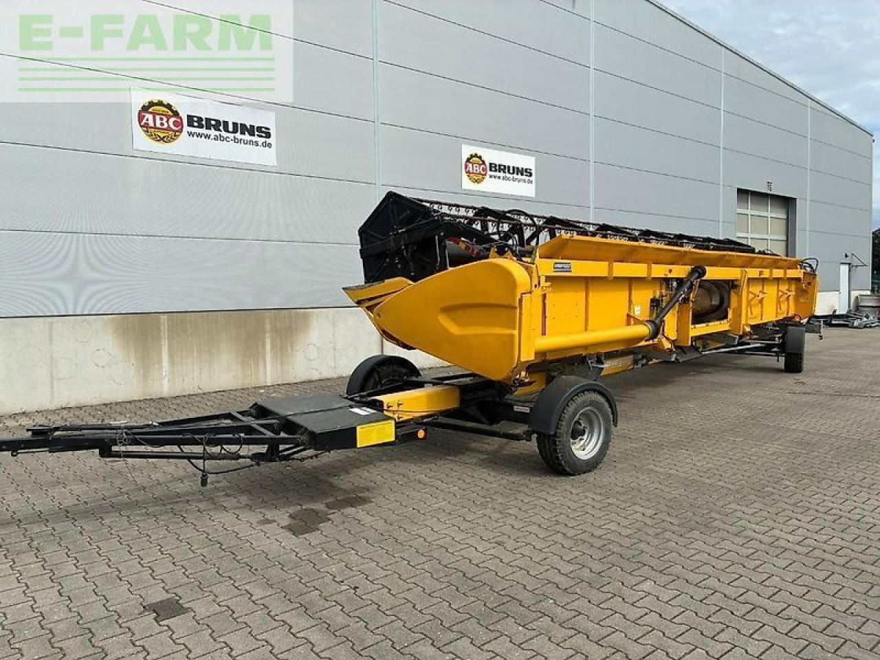 New Holland heavy duty varifeed - Forage harvester attachment: picture 1 New Holland heavy duty varifeed - Forage harvester attachment: picture 1