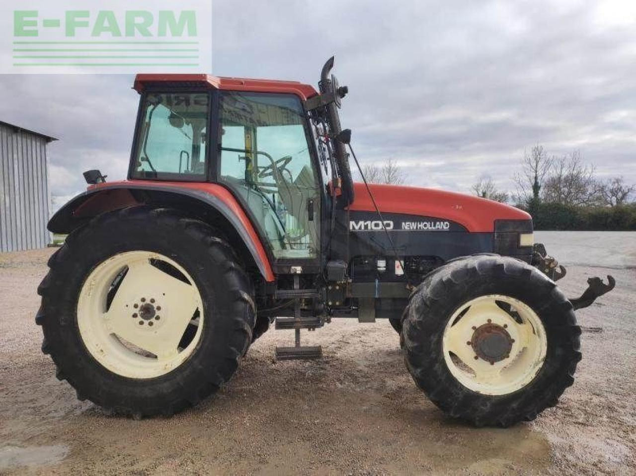New Holland m100 - Farm tractor: picture 5 New Holland m100 - Farm tractor: picture 5
