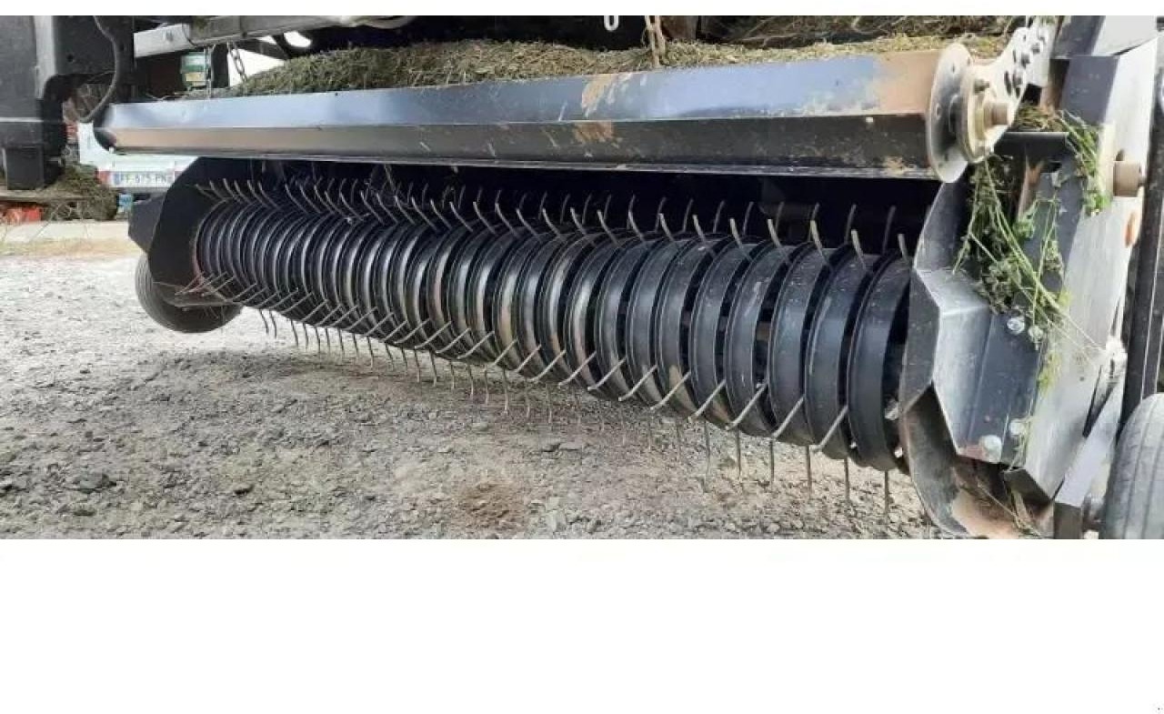 New Holland roll-belt180 - Square baler: picture 5 New Holland roll-belt180 - Square baler: picture 5