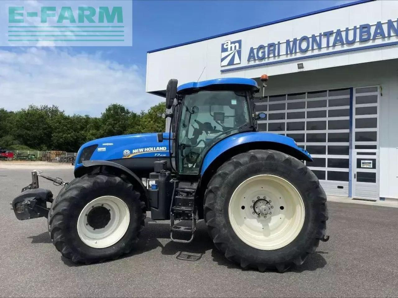 New Holland t 7.235 - Farm tractor: picture 4 New Holland t 7.235 - Farm tractor: picture 4