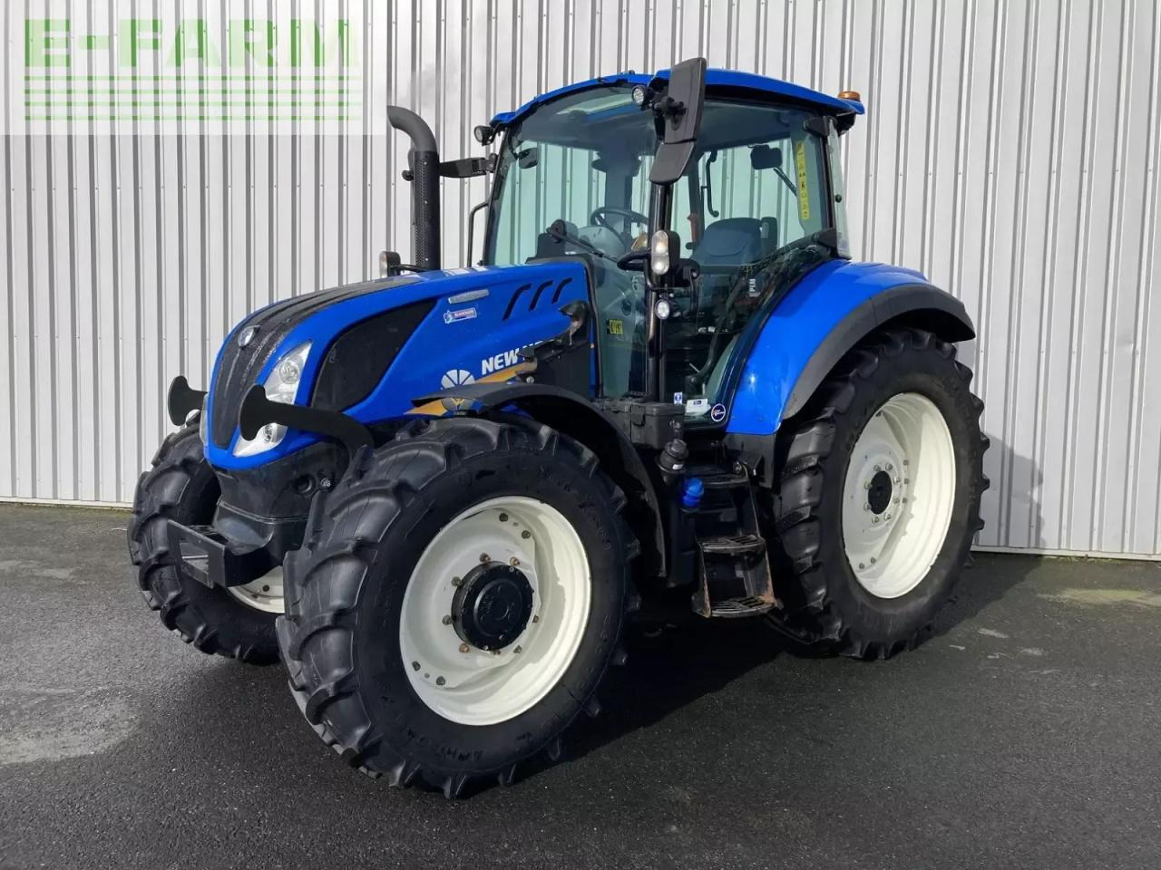 New Holland t5.100 evolution - Farm tractor: picture 1 New Holland t5.100 evolution - Farm tractor: picture 1